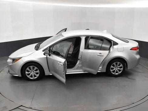 Used 2023 Toyota Corolla LE FWD image 7