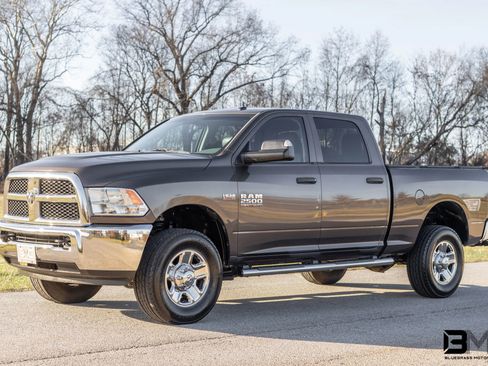 Used 2018 RAM 2500 Tradesman w/ Chrome Appearance Group image 2