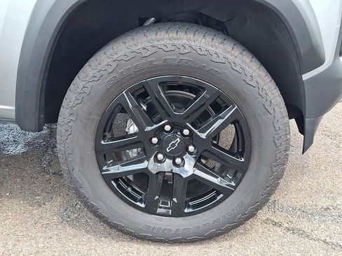 Used 2025 Chevrolet Colorado Trail Boss AWD/4WD image 8