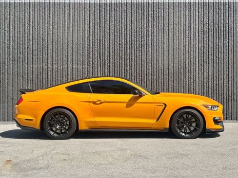 Used 2018 Ford Mustang Shelby GT350 w/ Convenience Package RWD image 7