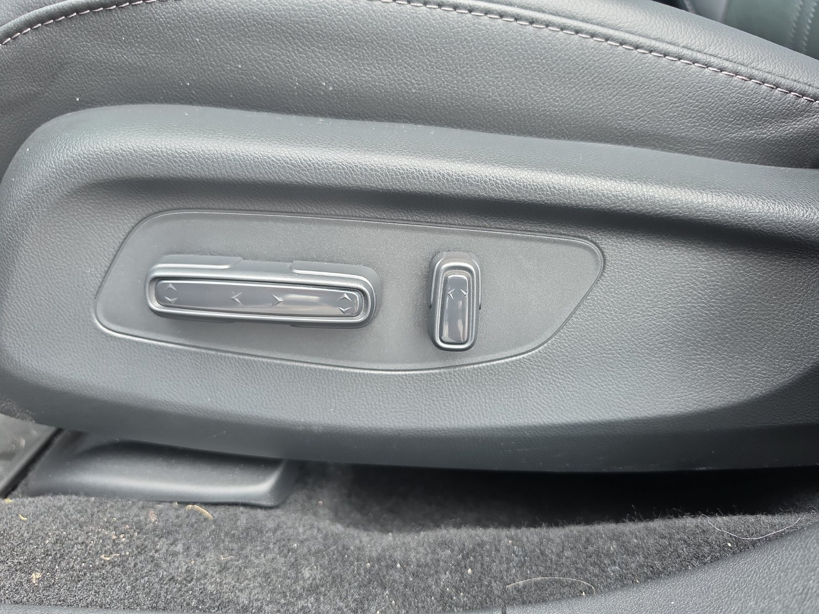 Used 2025 Honda HR-V EX-L image 16