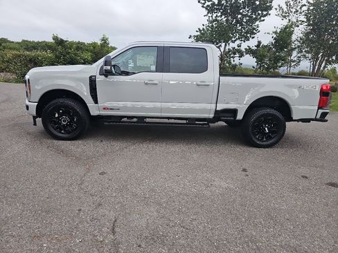 New 2025 Ford F250 XLT w/ Black Appearance Package image 28