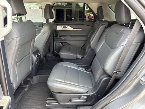 Used 2025 Ford Explorer Active w/ Active Comfort Package AWD/4WD image 24