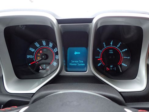 Used 2010 Chevrolet Camaro LT w/ Interior Accent Trim Package RWD image 17