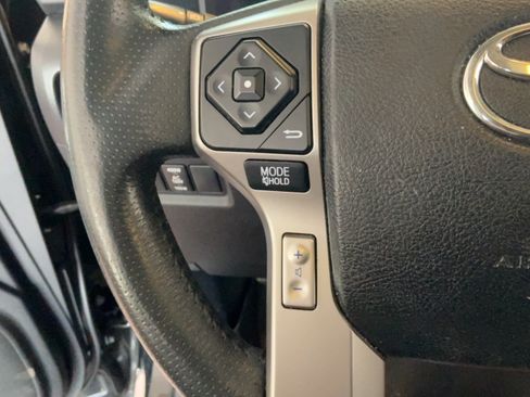 Used 2018 Toyota 4Runner Limited AWD/4WD image 18