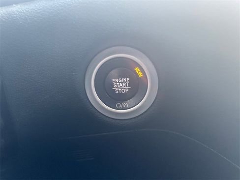 Used 2019 Chrysler Pacifica Touring-L Plus image 14