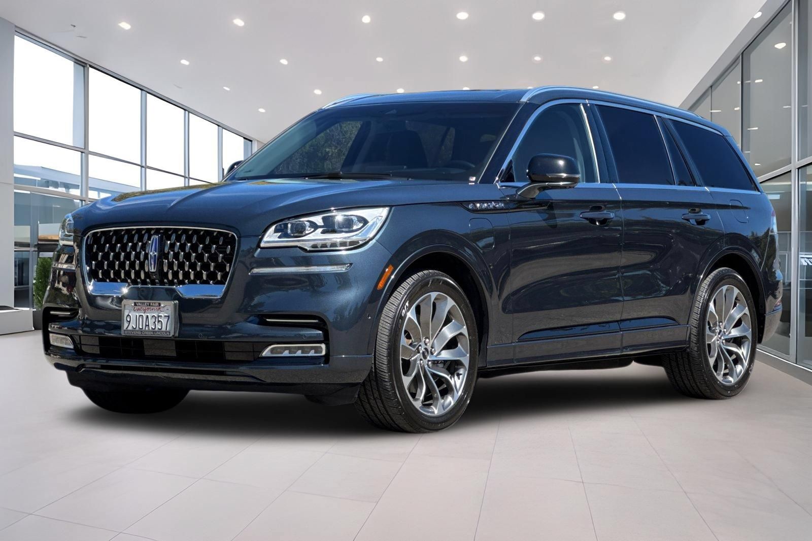 Used 2022 Lincoln Aviator Grand Touring w/ Equipment Group 301A AWD/4WD image 8