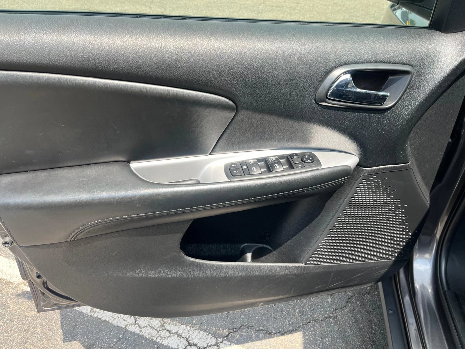 Used 2019 Dodge Journey SE w/ Connectivity Group FWD image 37