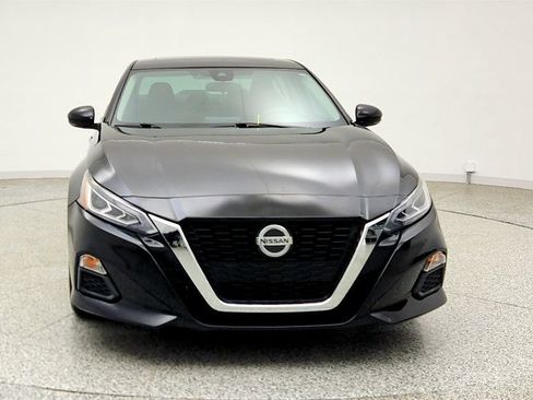 Used 2021 Nissan Altima 2.5 SV w/ SV Premium Package FWD image 2