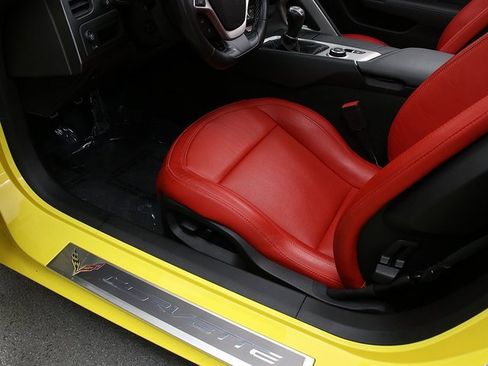 Used 2019 Chevrolet Corvette Stingray Coupe image 22