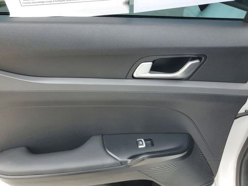 Used 2023 Kia K5 GT-Line image 9