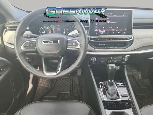 Used 2023 Jeep Compass Latitude image 12