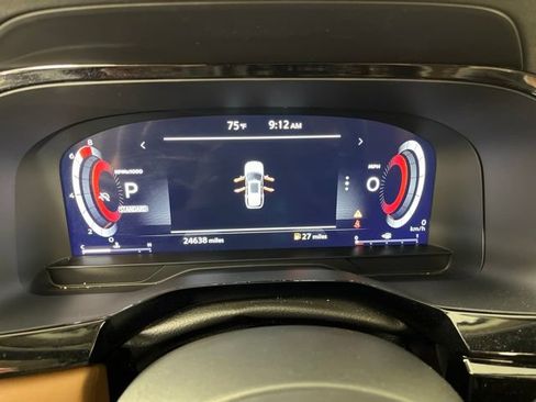 Used 2025 Nissan Pathfinder Platinum w/ Black Appearance Package FWD image 25