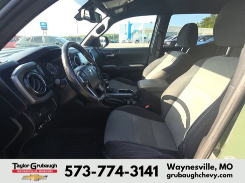 Used 2021 Toyota Tacoma TRD Sport w/ Technology Package AWD/4WD image 16
