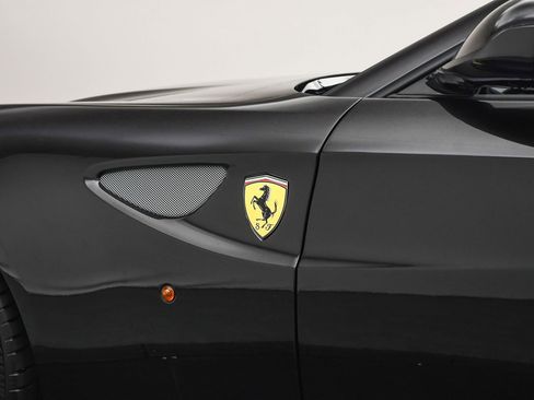 Certified 2016 Ferrari FF image 39