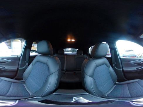 Used 2025 Buick Envista Preferred image 42