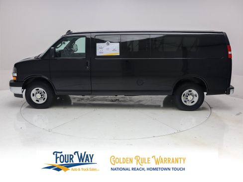 Used 2025 Chevrolet Express 3500 LT w/ LT Preferred Equipment Group RWD image 7