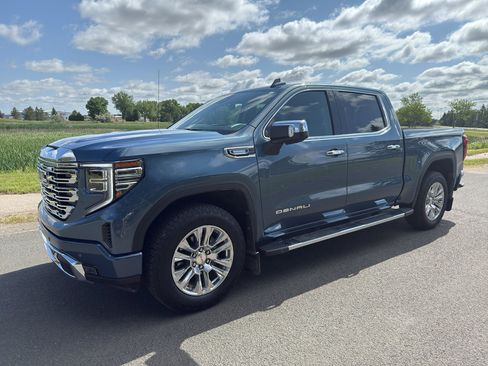 Used 2024 GMC Sierra 1500 Denali w/ Technology Package image 2