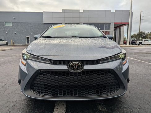 Certified 2021 Toyota Corolla LE image 2