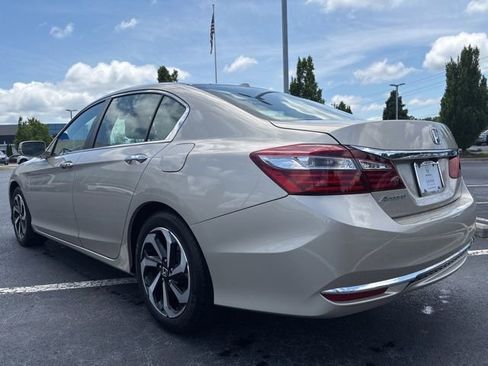 Used 2017 Honda Accord EX-L image 8