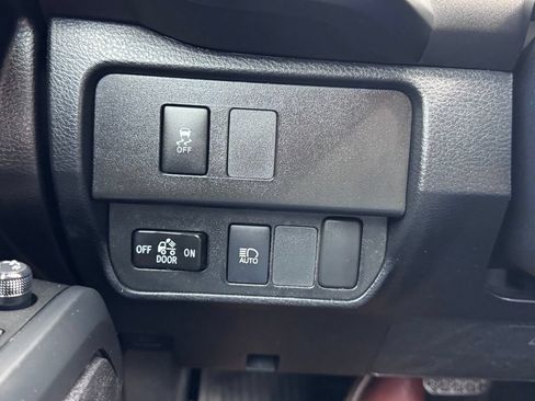 Used 2020 Toyota Tacoma SR w/ SR Convenience Package RWD image 29