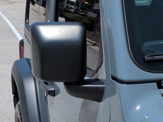 Used 2025 Jeep Wrangler Sport AWD/4WD image 12