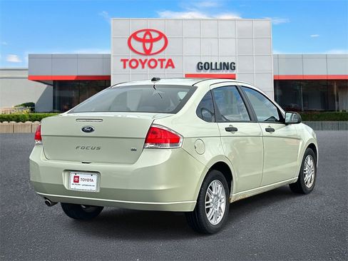 Used 2011 Ford Focus SE image 5