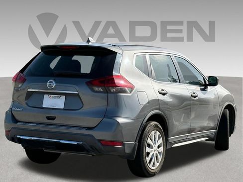 Used 2018 Nissan Rogue S FWD image 17