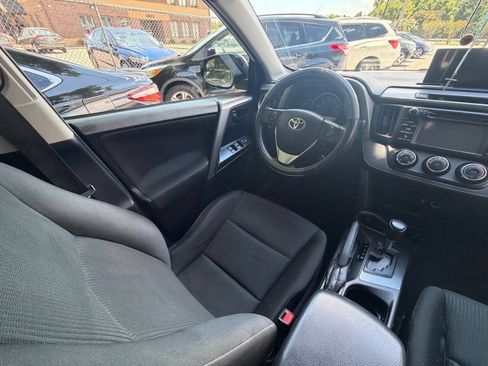 Used 2016 Toyota RAV4 LE FWD image 16