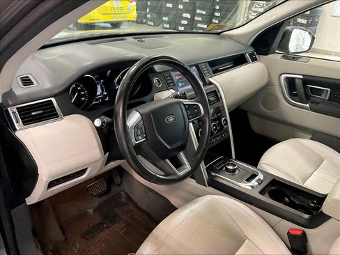 Used 2019 Land Rover Discovery Sport HSE AWD/4WD image 8