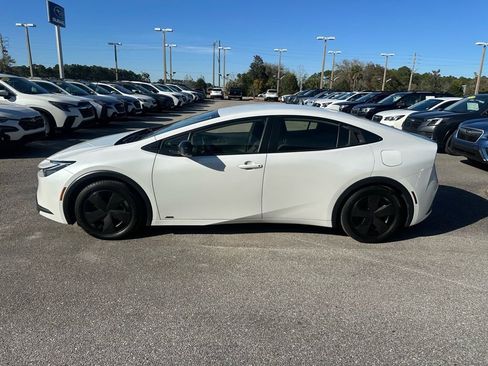 Used 2023 Toyota Prius LE image 10