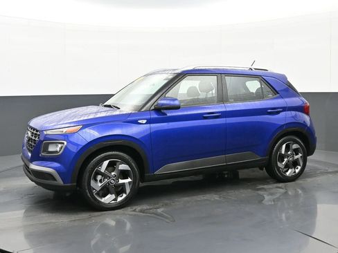 Certified 2024 Hyundai Venue SEL image 6