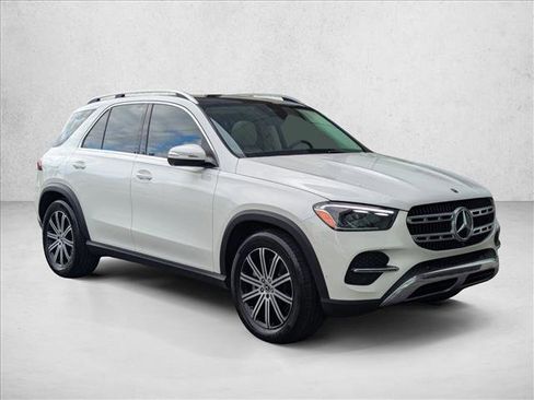 Used 2024 Mercedes-Benz GLE 450 4MATIC image 3
