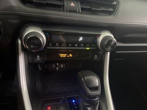Used 2021 Toyota RAV4 XLE FWD image 69