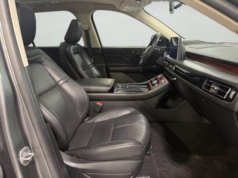 Used 2023 Lincoln Aviator Reserve w/ Class IV Trailer Tow Package RWD image 12