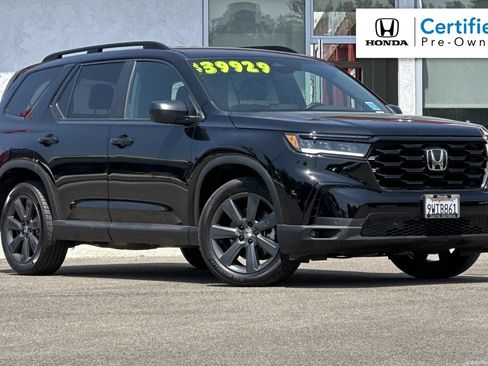Used 2025 Honda Pilot Sport image 1