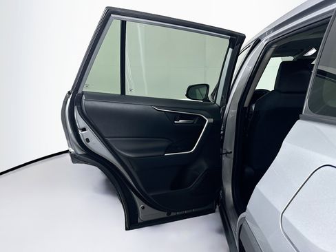 Used 2025 Toyota RAV4 XLE FWD image 25