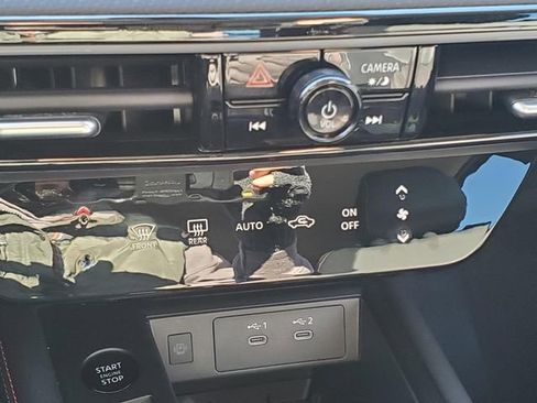 Certified 2025 Nissan Kicks SR image 26