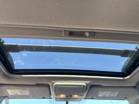 Used 2020 Nissan Frontier PRO-4X w/ Pro-4x Utility Package image 17