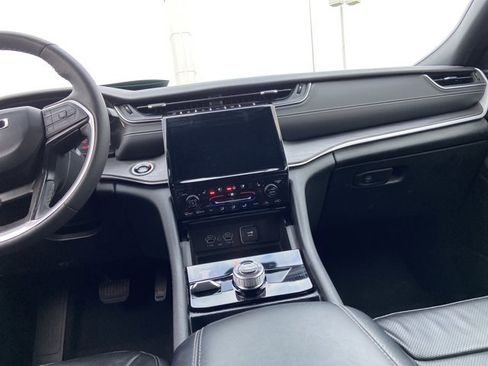 Used 2024 Jeep Grand Cherokee L Limited w/ Luxury Tech Group II image 14