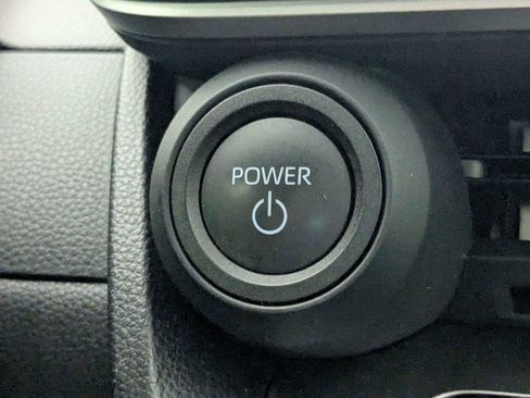 Used 2025 Toyota Prius LE FWD image 27
