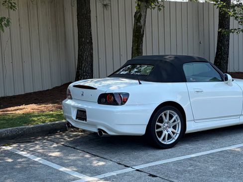 Used 2005 Honda S2000 image 13