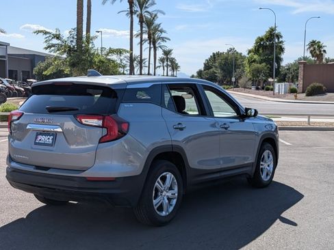 Used 2024 GMC Terrain SLE FWD image 5