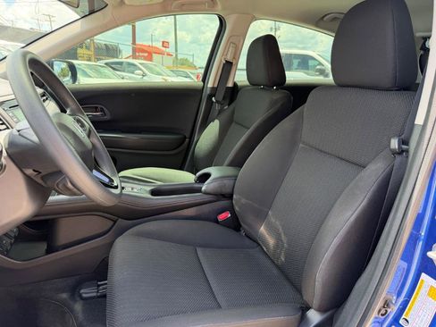 Used 2018 Honda HR-V LX image 10