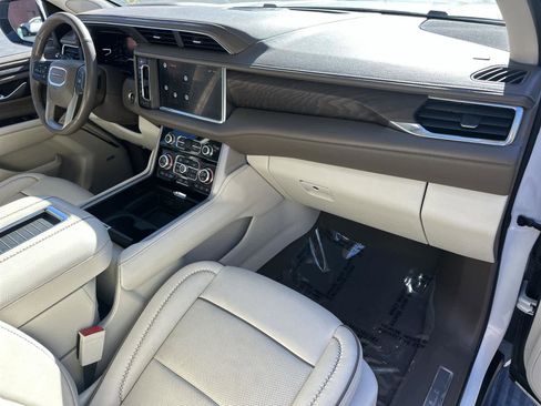 Used 2022 GMC Yukon Denali image 12