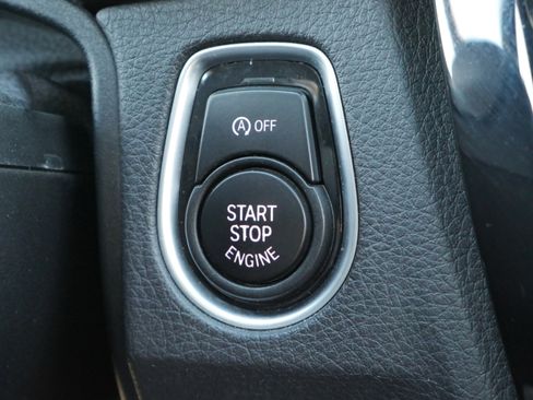 Used 2017 BMW 330i xDrive Sedan image 10