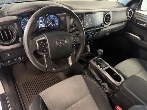 Used 2023 Toyota Tacoma TRD Sport AWD/4WD image 9