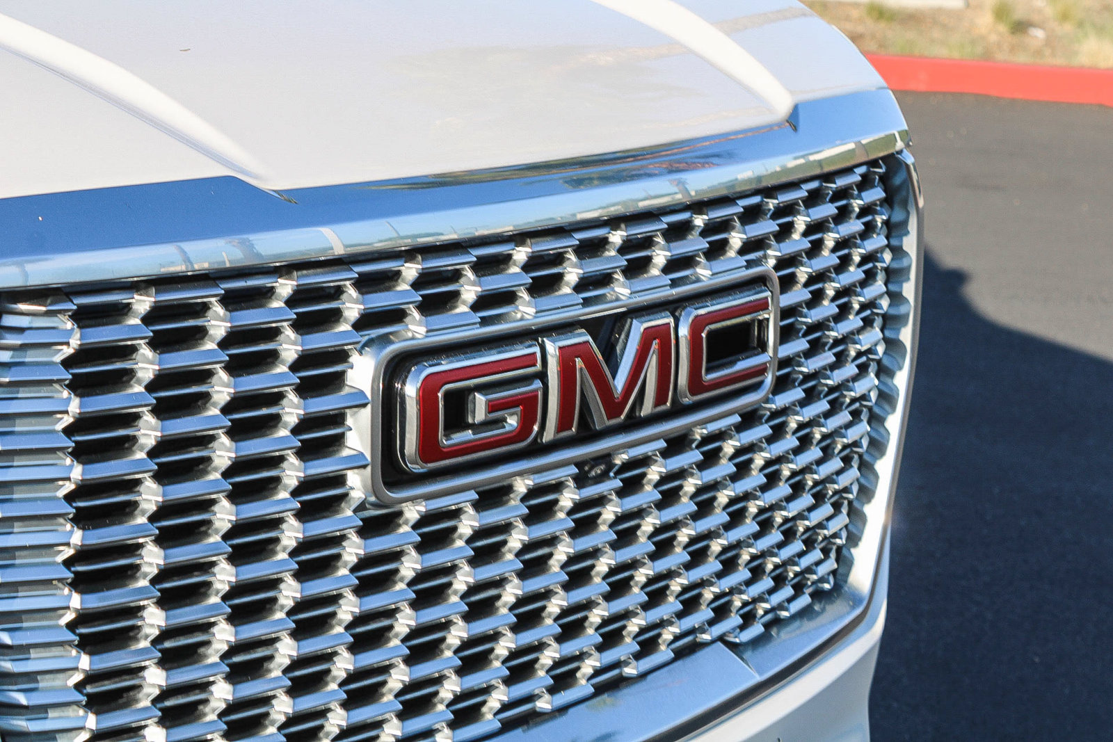 Used 2021 GMC Yukon Denali AWD/4WD image 5