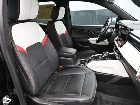 Used 2024 GMC Canyon AT4X AWD/4WD image 33