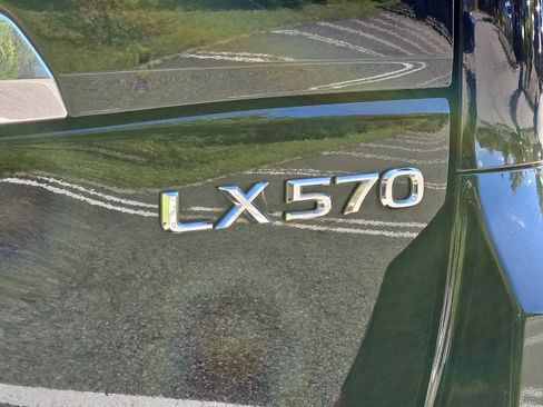 Certified 2019 Lexus LX 570 4WD image 32